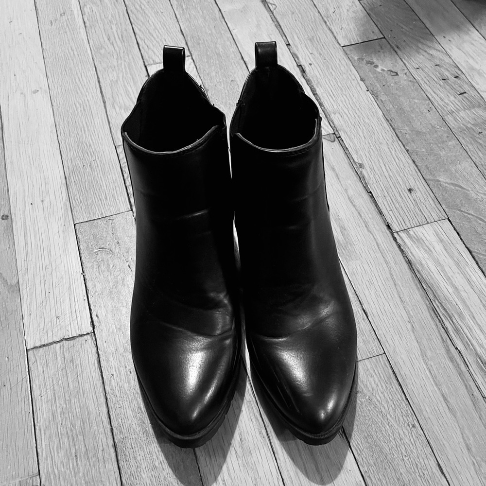 SUGAR Ankle Boots….Sz 8